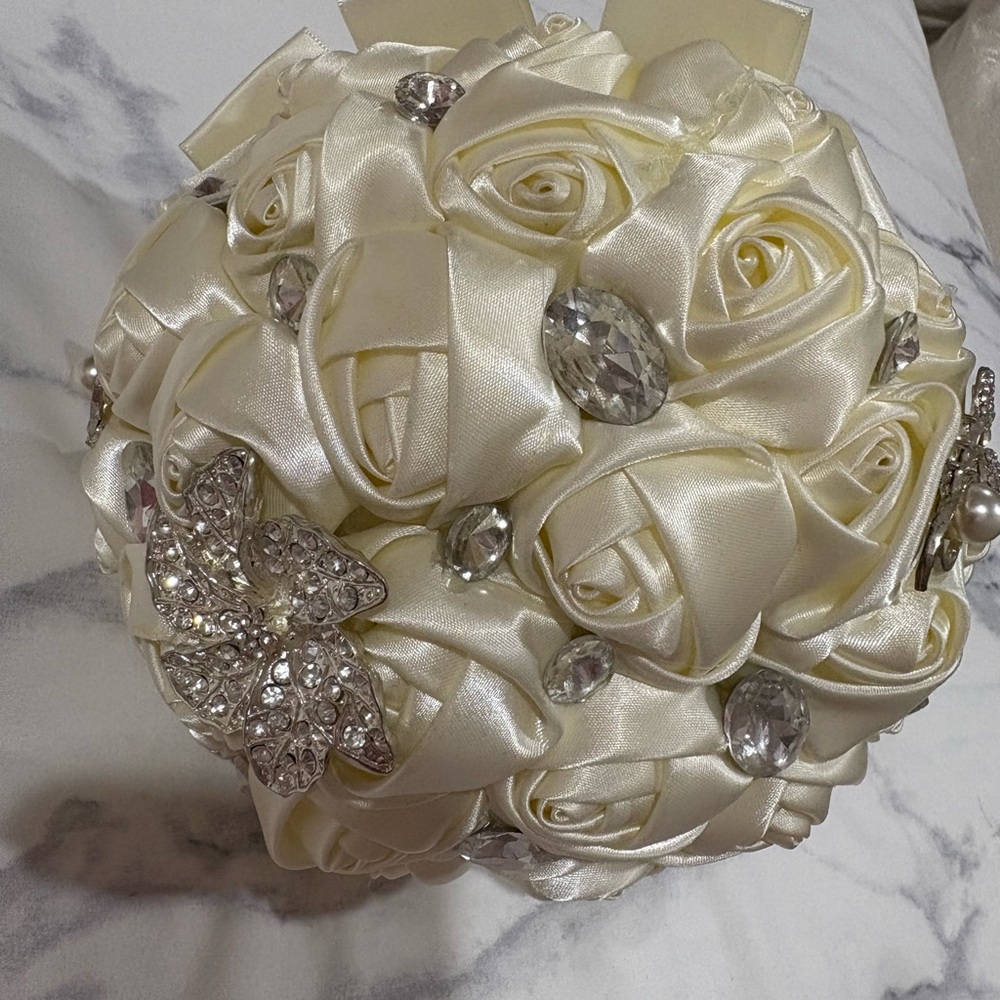 Elegant Cream Satin Rose Bouquet